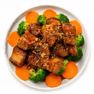 Garlic Crispy Pork Belly (Pad Ka Tiam Moo Grob)