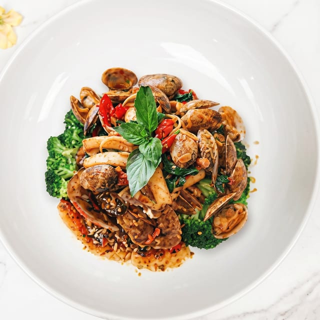 Spicy Clam Basil 🌶️🌶️.
