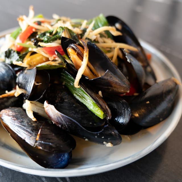 Steamed Mussels.